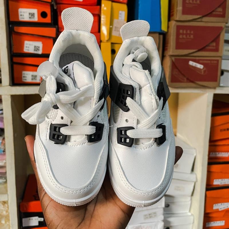 White Sneakers Unisex